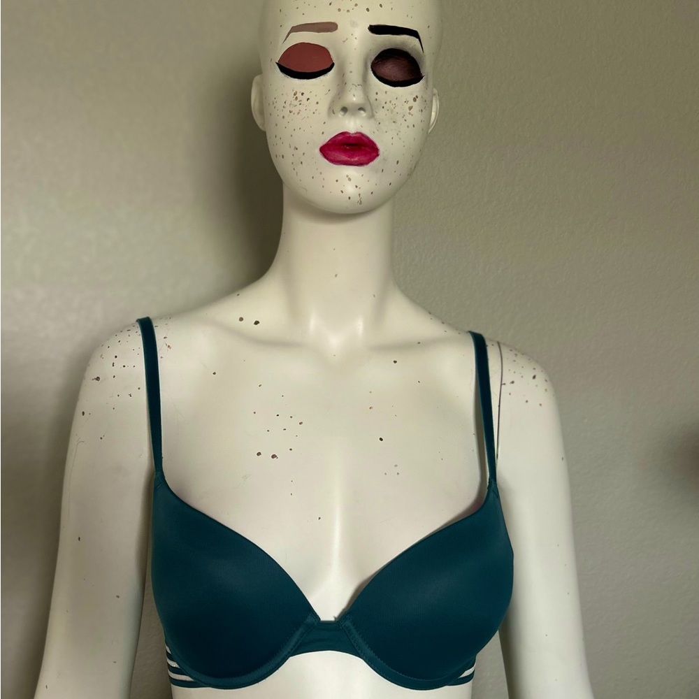 PINK VICTORIA’S SECRET BRA (32B)- WORN ONCE!